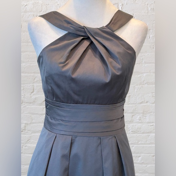 DAVID’S BRIDAL Y-Neck Gray A Line Babydoll Prom Event Cocktail Dress Size 2 - Picture 2 of 7